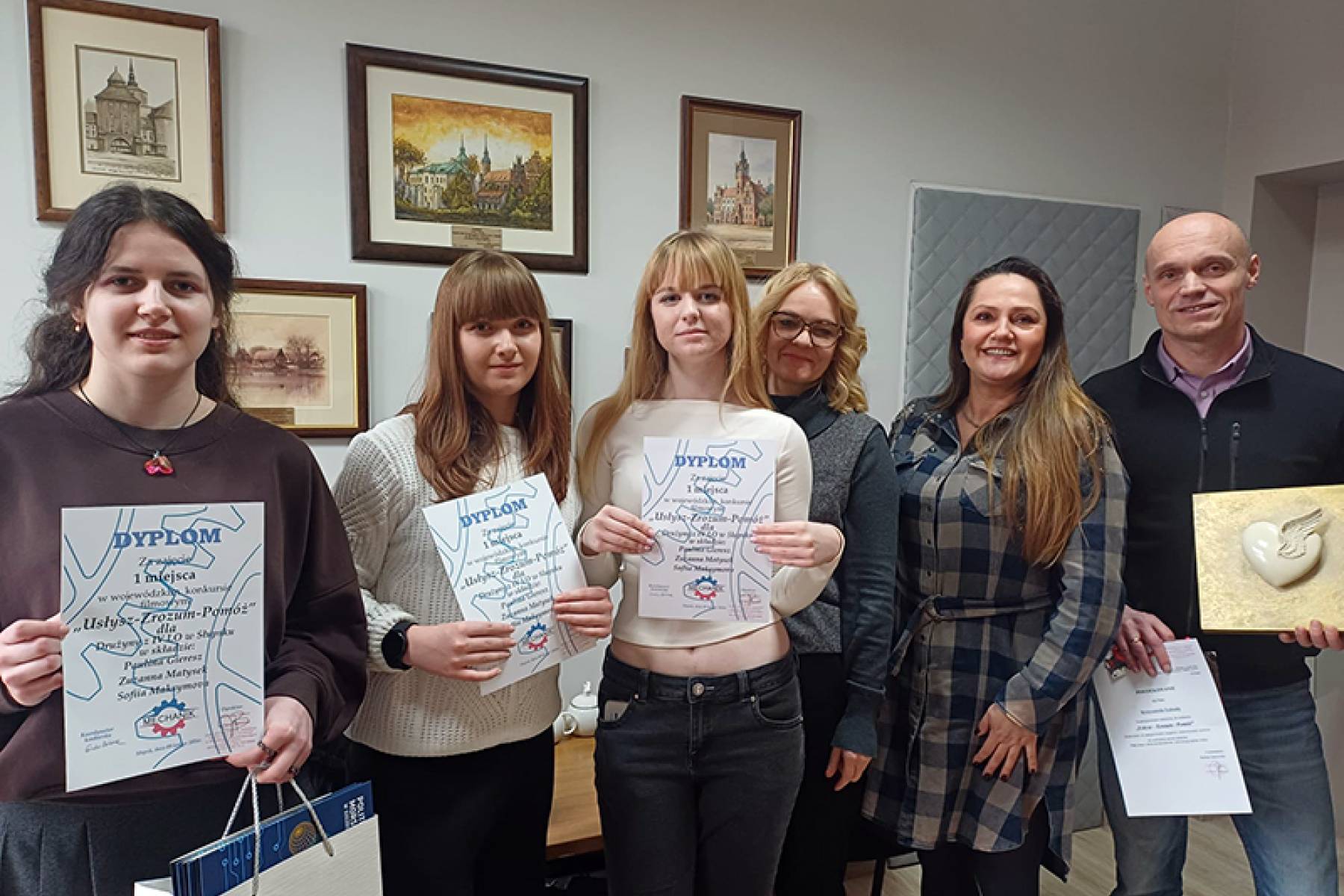 Kolejny sukces uczennic klasy graficznej